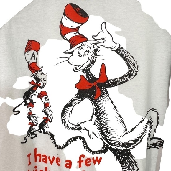 DR SEUSS - HAPPY BIRTHDAY - SIZE LARGE / X-LARGE - I HAVE A FEW TRICKS…B5 - Picture 3 of 8